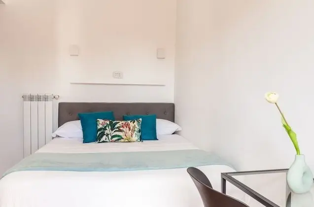 Basic Tek Büyük Yataklı Oda, Avlu Manzaralı