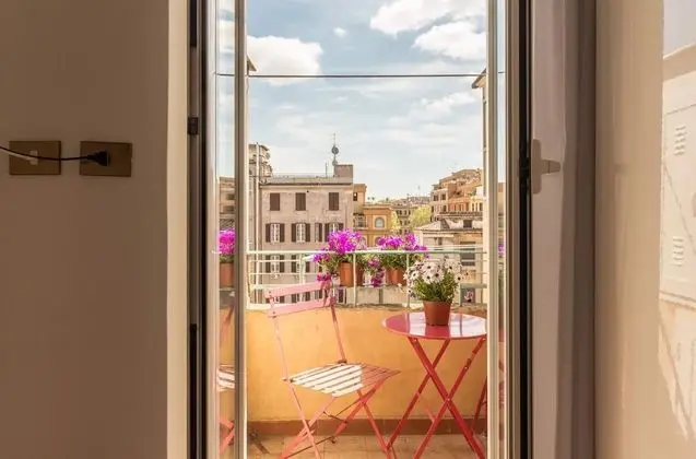 Basic Tek Büyük Yataklı Oda, Avlu Manzaralı