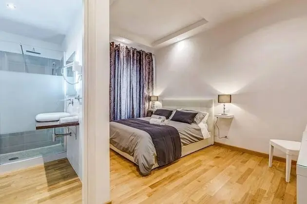 Tek Büyük Yataklı Oda, Banyolu/Duşlu