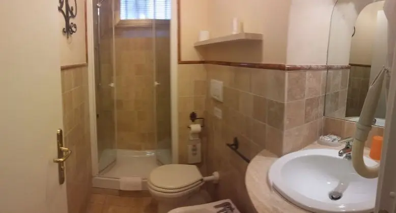 Basic Tek Büyük Yataklı Oda