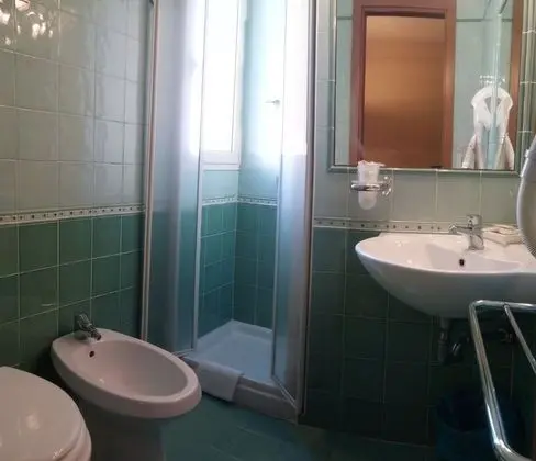 Basic Üç Kişilik Oda