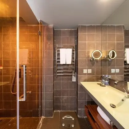 Deluxe Süit, Sigara İçilmez