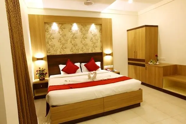 Deluxe Tek Büyük Yataklı Oda, 1 En Büyük (King) Boy Yatak, Engellilere Uygun, Şehir Manzaralı