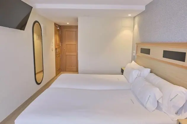 Tek Büyük veya İki Ayrı Yataklı Oda