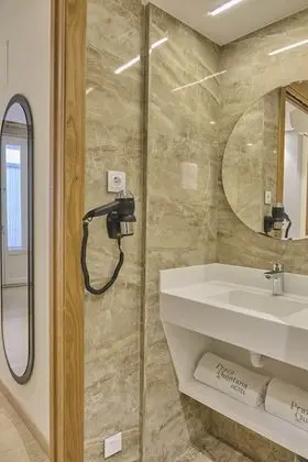 Tek Büyük veya İki Ayrı Yataklı Oda