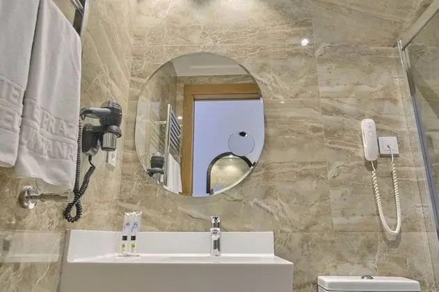 Tek Büyük veya İki Ayrı Yataklı Oda