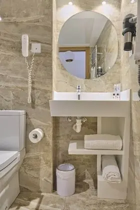 Tek Büyük veya İki Ayrı Yataklı Oda