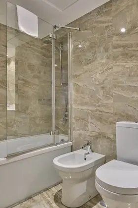 Tek Büyük veya İki Ayrı Yataklı Oda