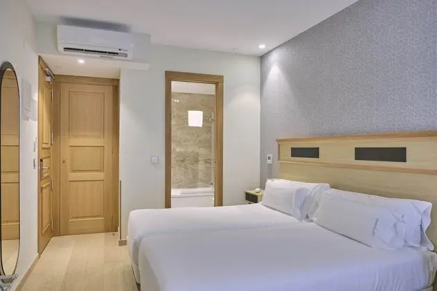 Tek Büyük Yataklı Oda (with extra bed)