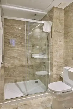 Tek Büyük Yataklı Oda (with extra bed)