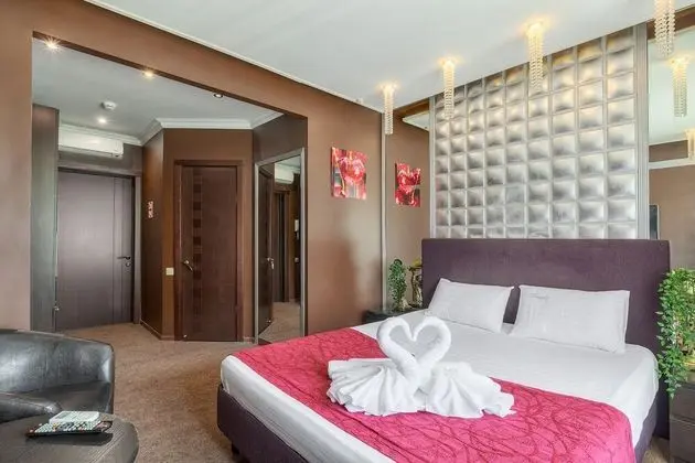 Luxury Tek Büyük Yataklı Oda