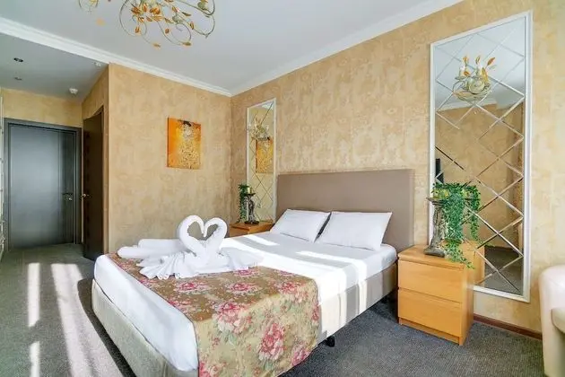 Luxury Tek Büyük Yataklı Oda