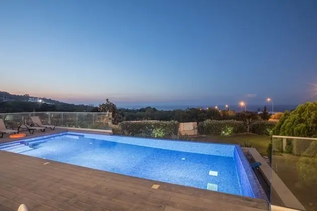 Villa, 6 Yatak Odası, Şömine