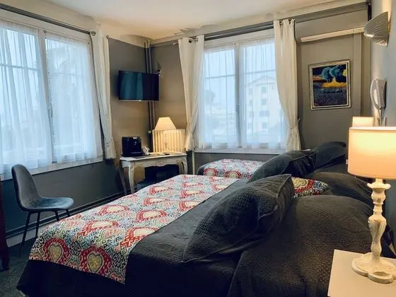 Üç Kişilik Oda