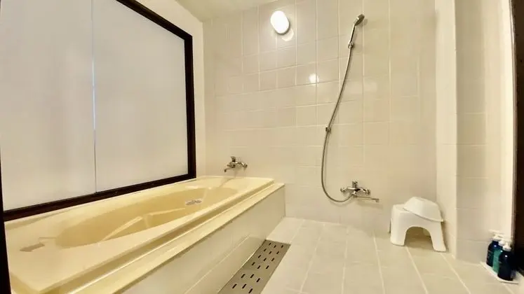 Dört Kişilik Oda, Sigara İçilmez