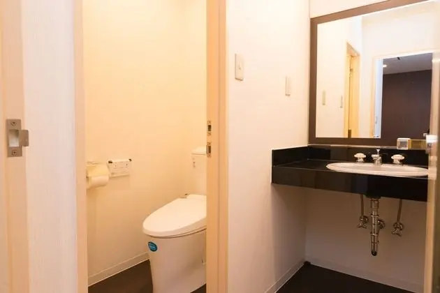 Dört Kişilik Oda, Sigara İçilmez