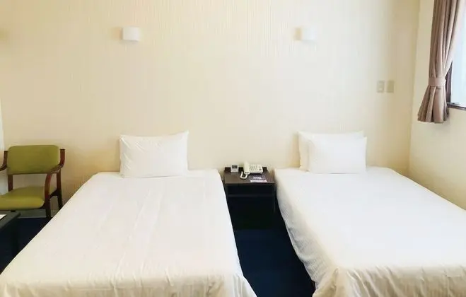 İki Ayrı Yataklı Oda, Sigara İçilmez