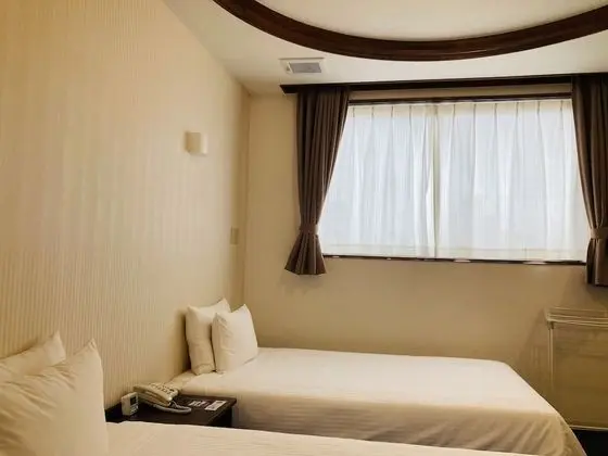 İki Ayrı Yataklı Oda, Sigara İçilmez