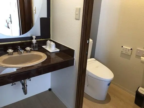 İki Ayrı Yataklı Oda, Sigara İçilmez