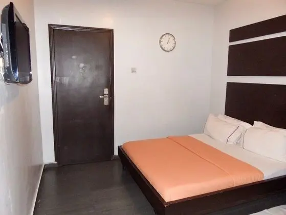 Classic Tek Büyük Yataklı Oda
