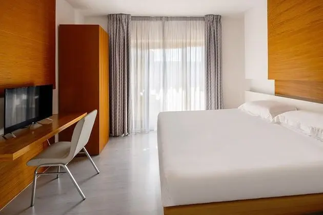 Deluxe Tek Büyük veya İki Ayrı Yataklı Oda