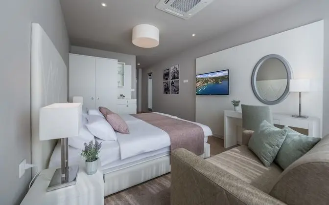 Deluxe Tek Büyük Yataklı Oda