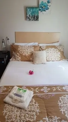 Deluxe Oda, 1 Büyük (Queen) Boy Yatak, 2 Banyolu, Zemin Kat