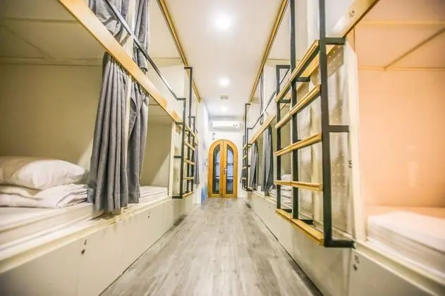 Deluxe 16 Beds Mixed Dorm