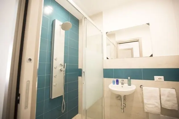 Tek Büyük veya İki Ayrı Yataklı Oda, Balkon