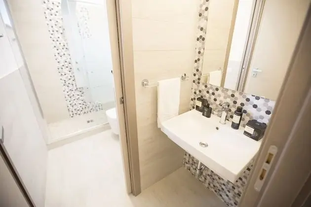 Tek Büyük veya İki Ayrı Yataklı Oda, Şehir Manzaralı
