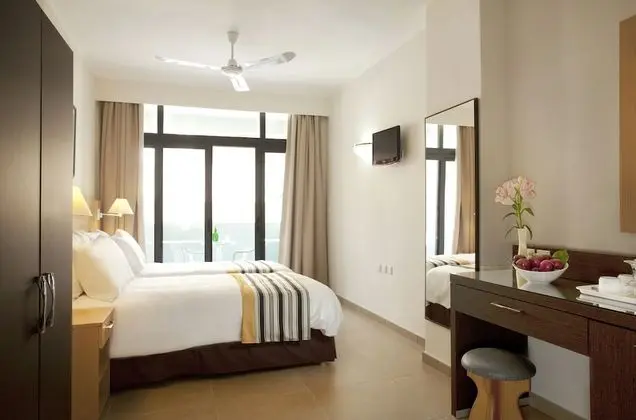 Tek Büyük veya İki Ayrı Yataklı Oda, Balkon