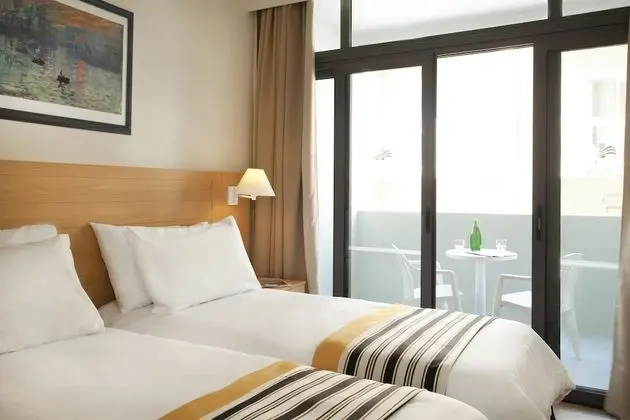 Tek Büyük veya İki Ayrı Yataklı Oda, Balkon
