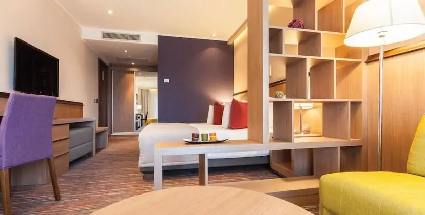 Deluxe Tek Büyük veya İki Ayrı Yataklı Oda, 1 Yatak Odası, Havuz Manzaralı