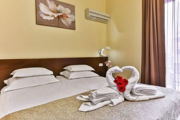 Standard Tek Büyük Yataklı Oda