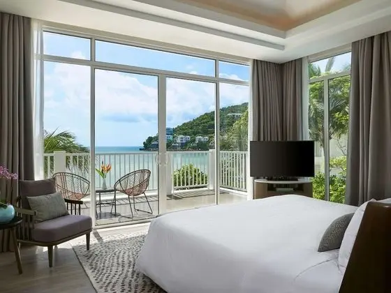 3 bedroom Beachfront Villa with Private Pool
