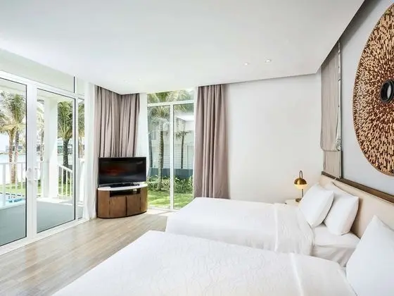 3 bedroom Beachfront Villa with Private Pool