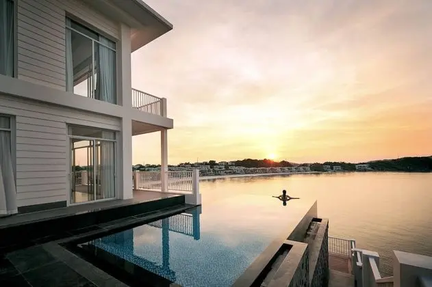 Villa, 4 Yatak Odası, Kişiye Özel Havuzlu (On The Rock)