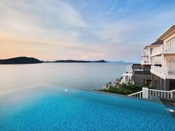 Villa, 4 Yatak Odası, Kişiye Özel Havuzlu (On The Rock)