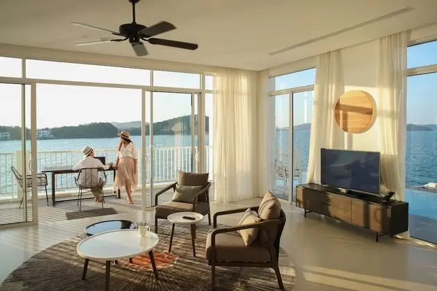 Villa, 4 Yatak Odası, Kişiye Özel Havuzlu (On The Rock)