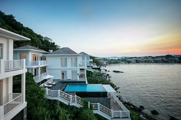Villa, 4 Yatak Odası, Kişiye Özel Havuzlu (On The Rock)