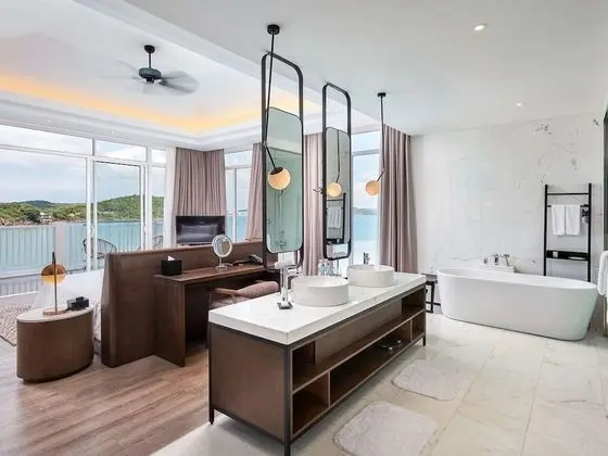 Villa, 4 Yatak Odası, Kişiye Özel Havuzlu (On The Rock)
