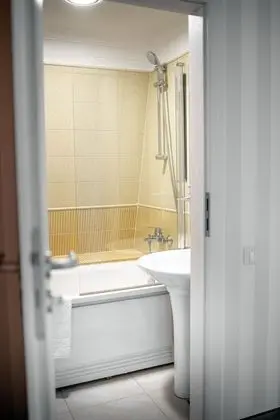 Premier Tek Büyük Yataklı Oda