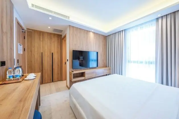 Deluxe Tek Büyük Yataklı Oda, Bahçe Manzaralı