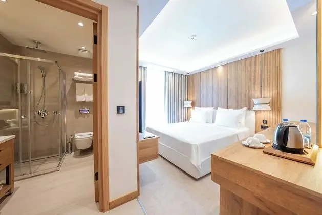 Deluxe Tek Büyük Yataklı Oda, Bahçe Manzaralı