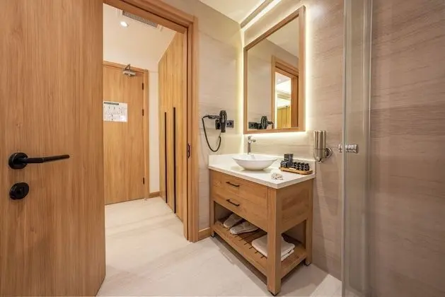 Deluxe Tek Büyük Yataklı Oda, Bahçe Manzaralı