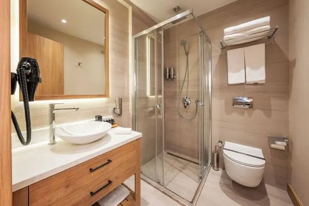 Deluxe Tek Büyük Yataklı Oda, Bahçe Manzaralı