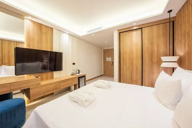 Deluxe Tek Büyük Yataklı Oda, Balkon, Deniz Manzaralı