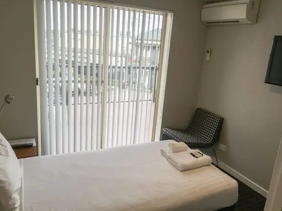 Classic Oda, 1 Tek Kişilik Yatak, Sigara İçilmez, Ortak Banyo (Single Room)