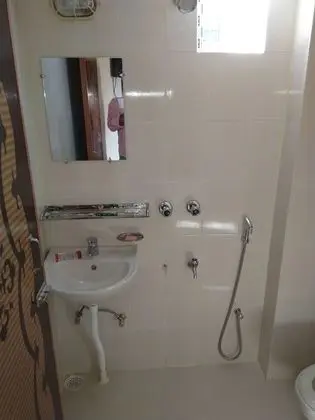 Basic Tek Büyük Yataklı Oda