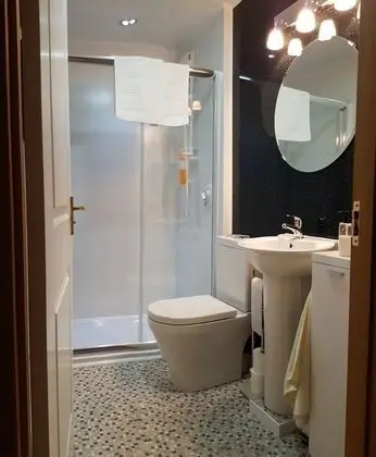 Tek Büyük veya İki Ayrı Yataklı Oda, Teras